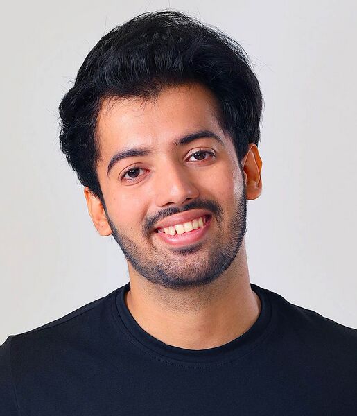 File:Dirven Hazari Photo.jpg
