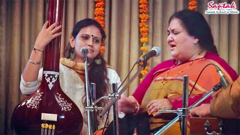 File:Pooja-Vazirani-performing-with-Shubha-Mudgalji.jpg