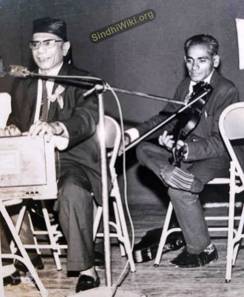 File:Kanayalal-lalwani-with-master-chander.jpg